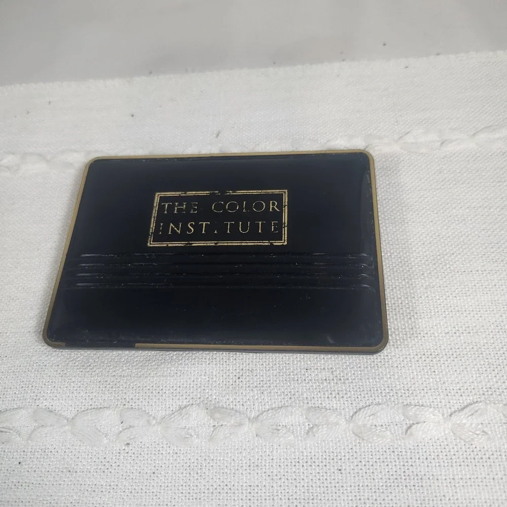 Vintage Eye Shadown Pallette From The Color institute